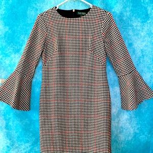 Ralph Lauren shift dress. Size 8. Length 32in. Viscose/polyester. Washable!